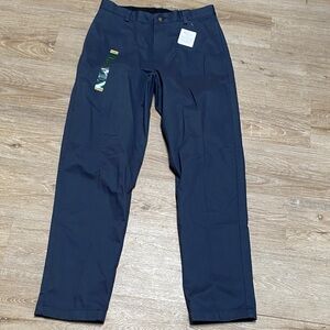 L.L. Bean Men’s classic fit pants 31/32